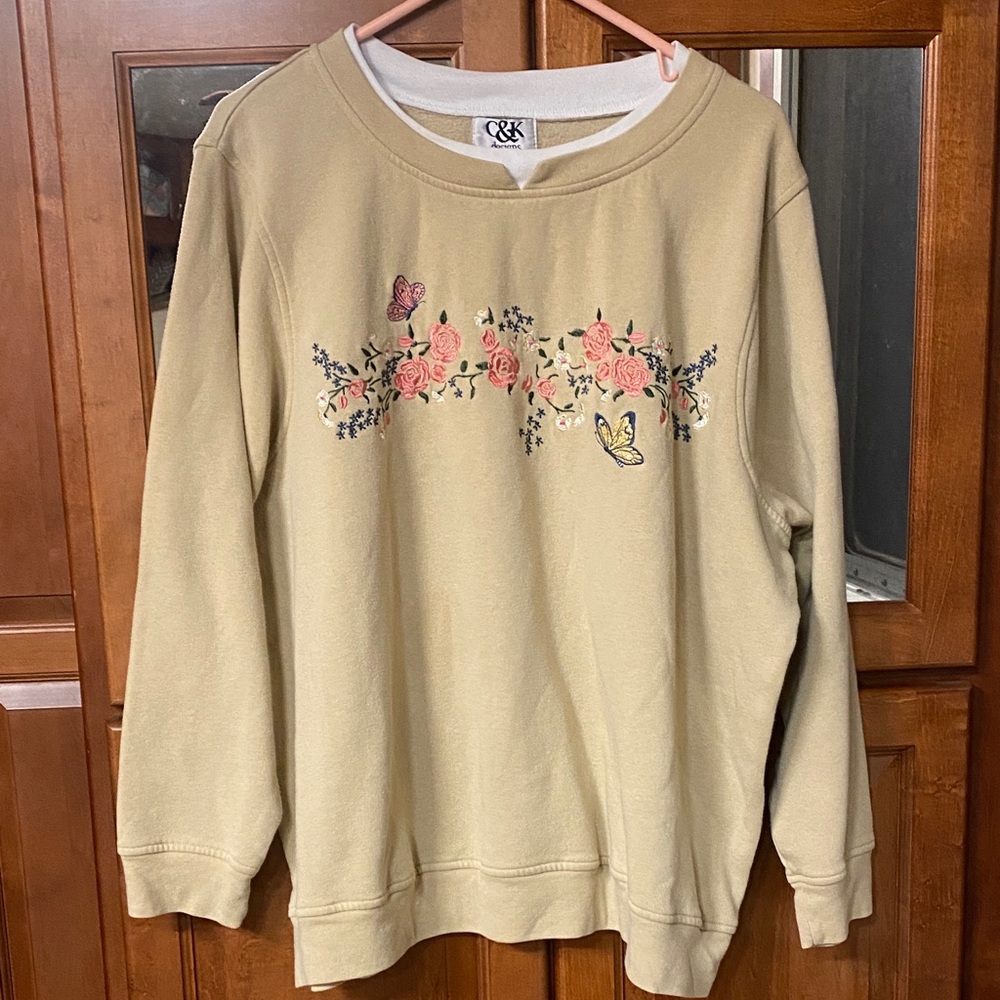 C&K Designs Tan 1X Sweatshirt with Floral & Butterfly Embroidery Fall Casual